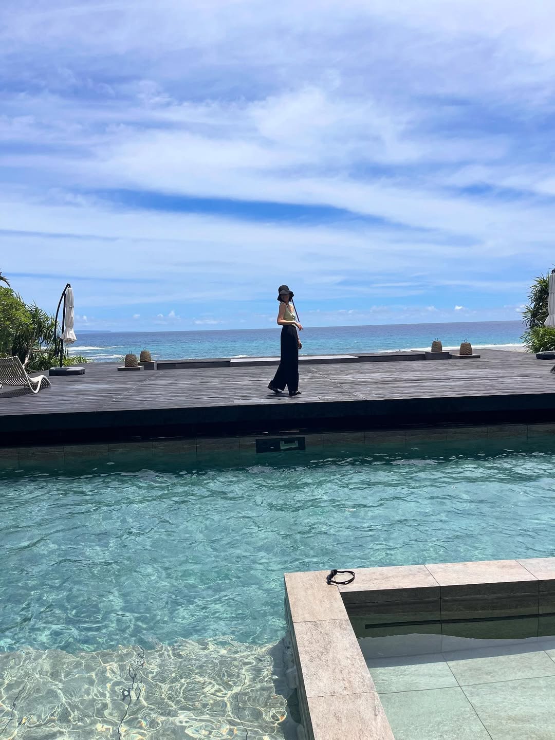 「お天気に恵まれ、最高の時間を過ごすことができました」フリーアナウンサー・青木裕子、奄美大島へ家族旅行！