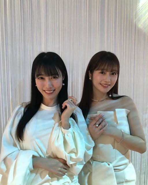ももクロ・佐々木彩夏、高城れにと仲良し2ショット！真っ白な衣装を着用したふたりに”女神”の声！