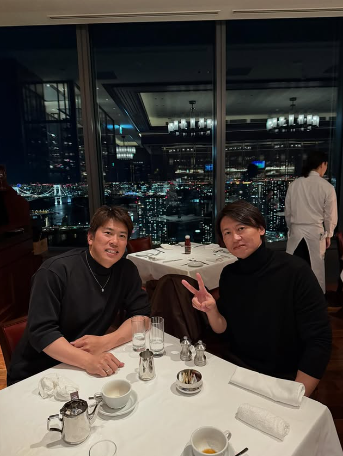 ロッテ・角中勝也、元同僚と「数年ぶり」再会！立派な社会人となった旧友に刺激「自分と違って…」