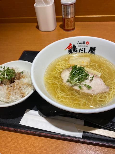 「3時間ぶり2度目の夜ご飯うめえ」プロゲーマー・あきらが日本帰国後に食べたものとは？