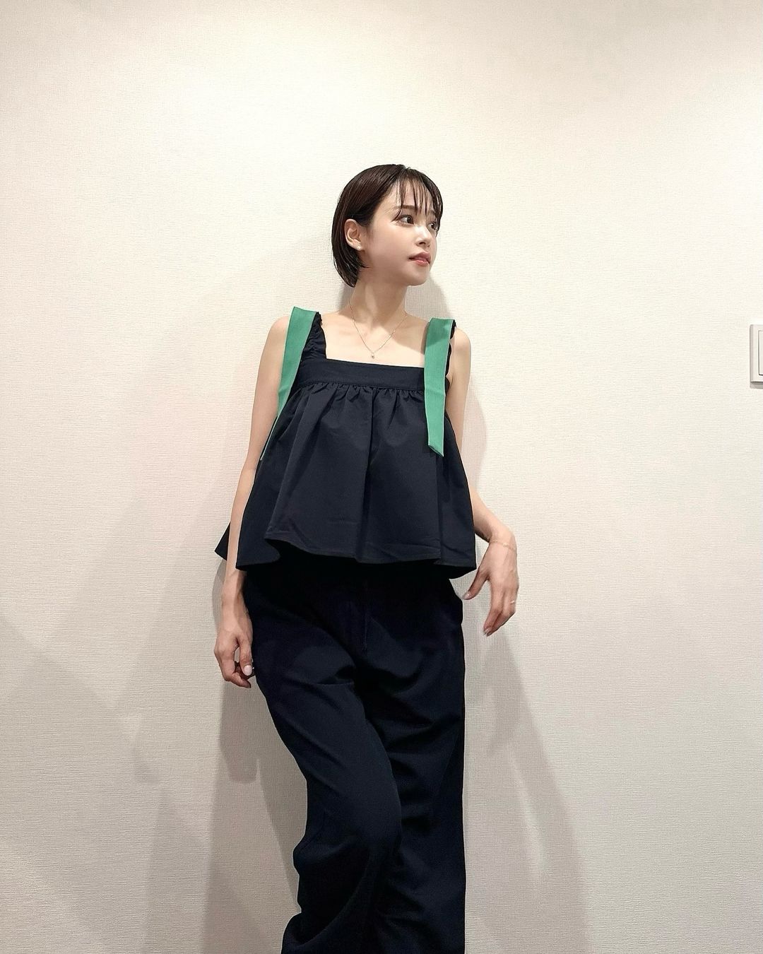 「もう1色欲しい！」鷲見玲奈がおうちコーデを公開