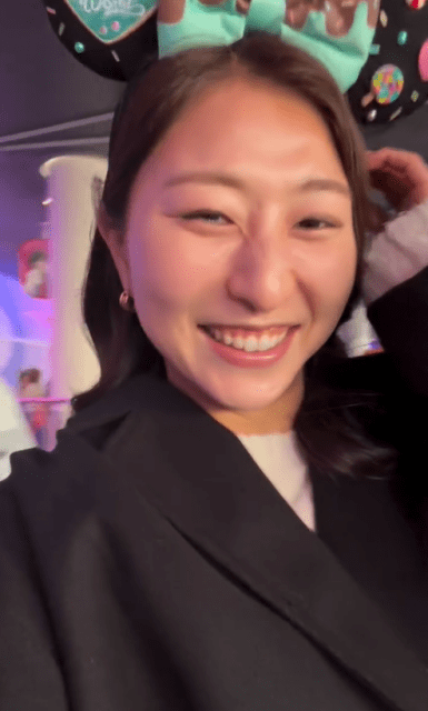 浦和レッズレディース塩越柚歩、「オフノイチニチ」は夢の国へ！大はしゃぎのスマイルムービーにファンメロメロ！？