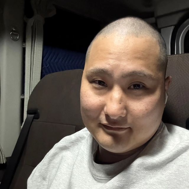 「良い顔してます」トムブラウン・布川ひろき、新庄剛志モノマネ芸人の写真を投稿　髪型変更に驚きの声も！