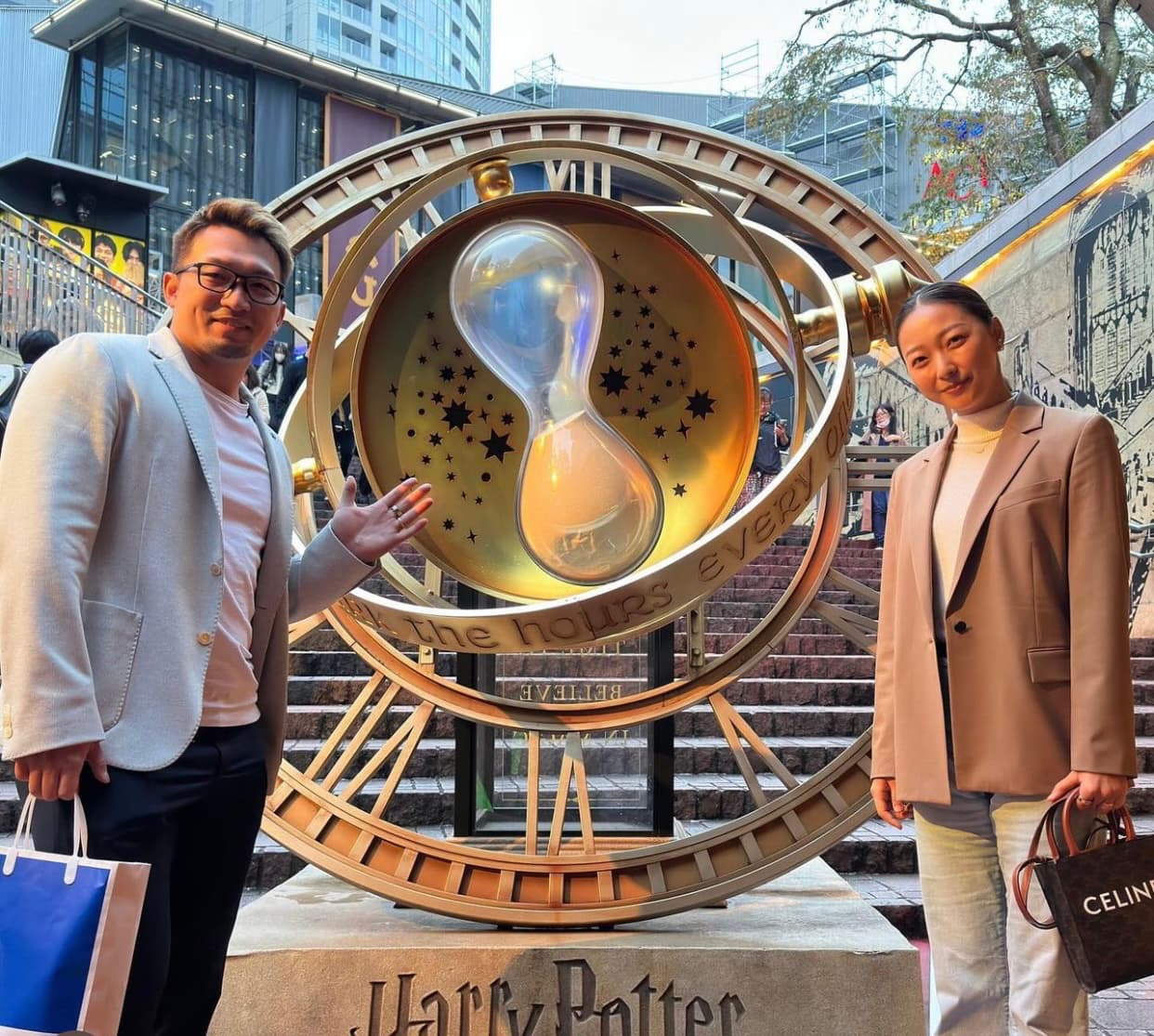 カブス所属・鈴木誠也＆畠山愛理夫婦 ミュージカル鑑賞デートを満喫！