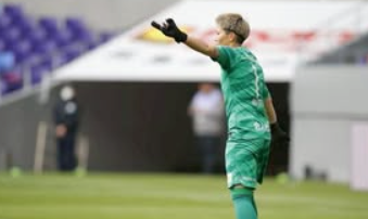 木稲瑠那、2025‑26も“紫の守護神”として広島レジーナ継続決定！