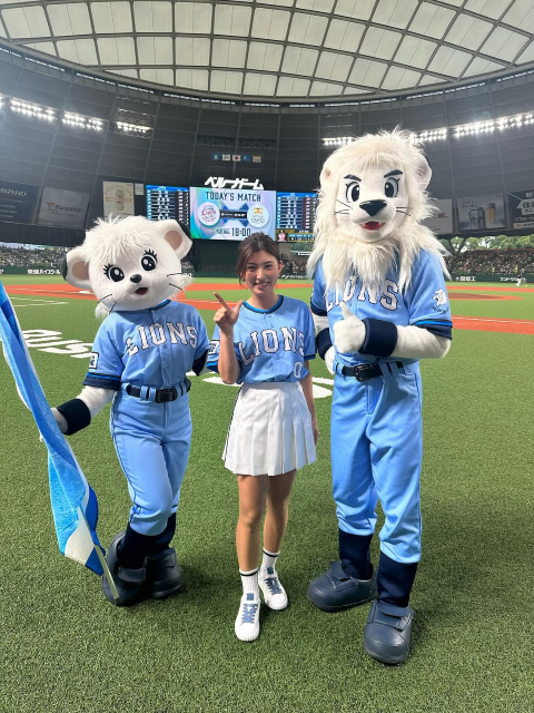 ベルーナドーム始球式の美女ゴルファー 植手桃子、"レオ＆ライナ"との可愛すぎるスリーショットにファン歓喜！