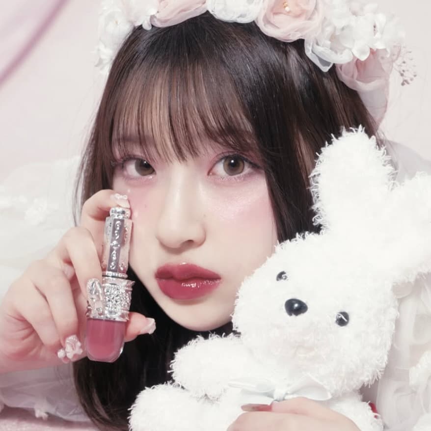ピンクまみれが超可愛い！CUTIE STREET 桜庭遥花、JILL STUART Beauty × LARMEのイメージカットに登場