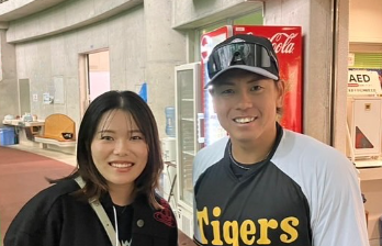 「縁起のいいゲスト！」阪神・梅野隆太郎、勝みなみプロのキャンプ訪問に感謝