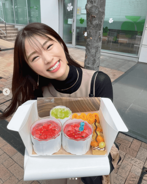 「ピンと来た後の笑みです🥰笑」渋谷凪咲の笑顔がはじけてるッ！早めのお誕生日祝いにニッコリ