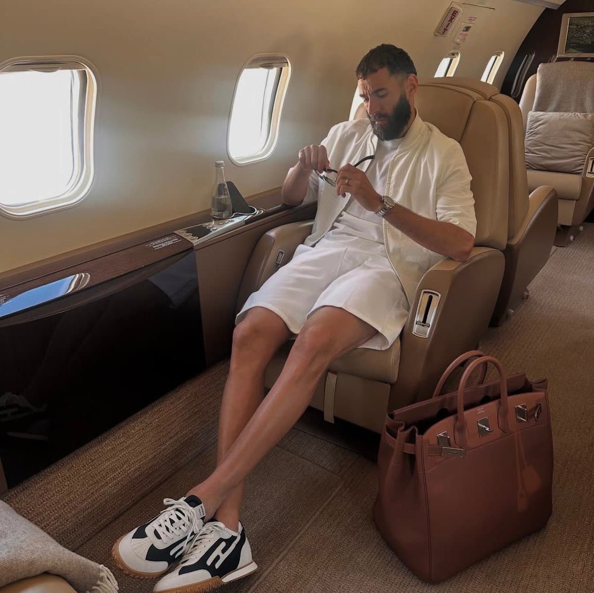 「機上の静けさ」ベンゼマがリラックスショットを投稿