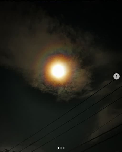 西山茉希、十五夜に月を撮ったら〇〇がいた…？！