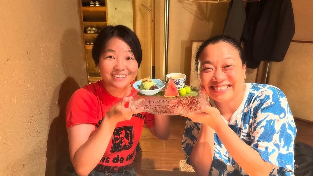 毎年恒例の“あの光景”にほっこり…人気芸人2ショットが話題