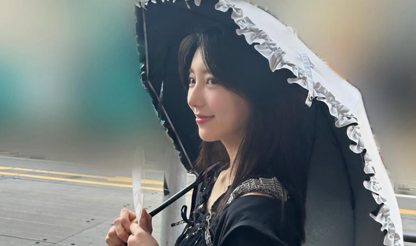 日向坂46・小西夏菜実、“名前”の由来を明かしつつ夏の街中ショット公開