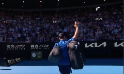 ジョコビッチ、全豪オープン準決勝で途中棄権