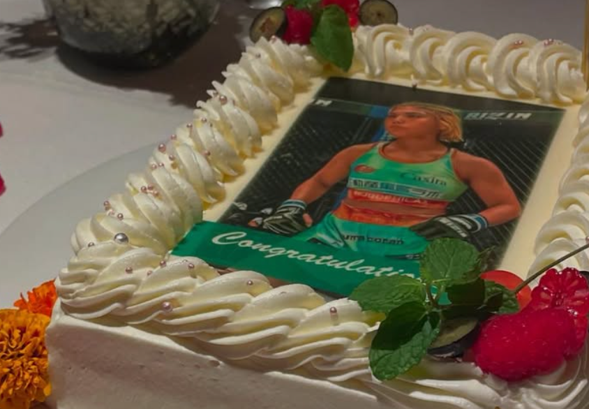 RIZIN連勝＆歌合戦優勝を祝福！万智が豪華ディナーで感謝の時間