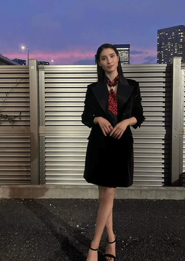 土屋太鳳、美脚ショット公開にファン悶絶！！