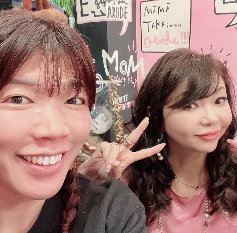 人気女性芸人〇〇が、福島駅から3分のあの店へ！洋服と雑貨で心温まるひと時