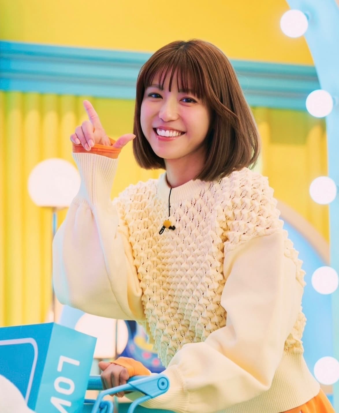 若槻千夏、可愛すぎるショット大公開にファンうっとり♡「昭和アイドルちっくでキュン」