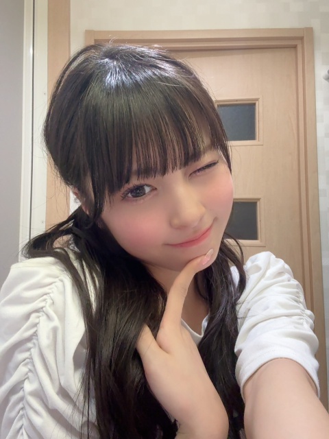 「みんなお盆休み中？？なんしとーと！」福岡発アイドル、激カワスマイル5連発でファン魅了！