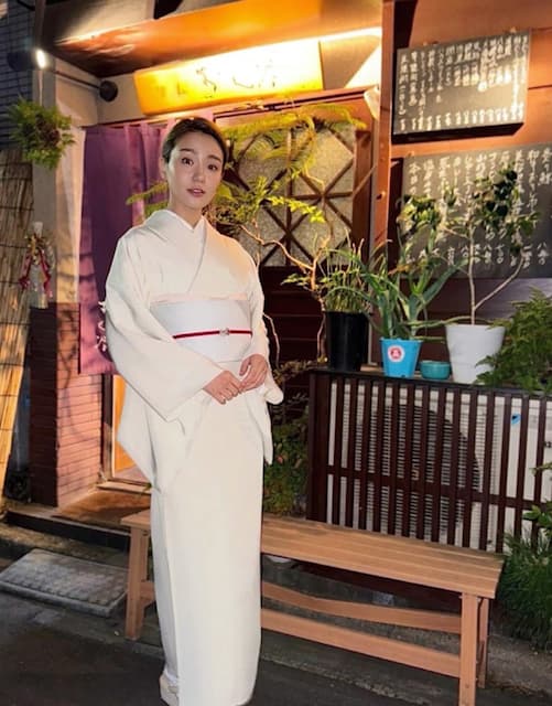 「色気あるにゃ〜」「着物似合いすぎです」あの人気女優の着物姿にファン大絶賛！