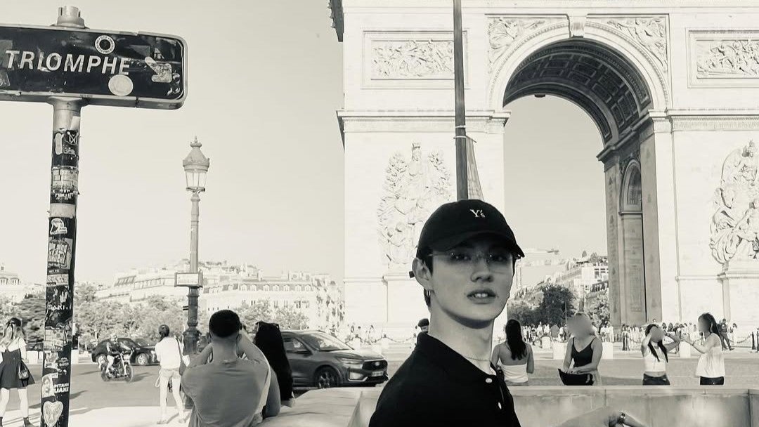 あの若手実力派、凱旋門で魅せた“映画のワンシーン”にファン陶酔「もはやアート」