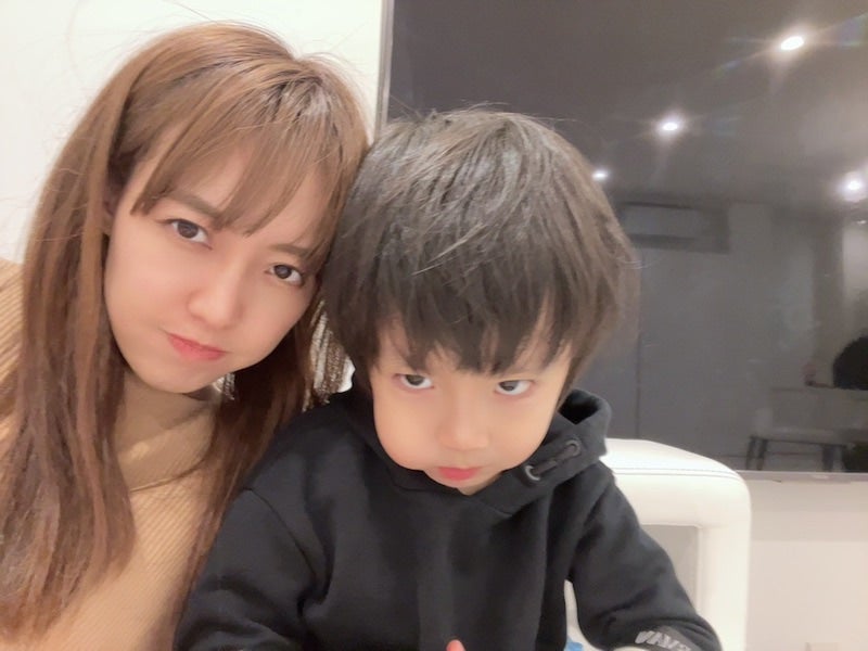 川崎希さんがイケメンと話題の長男・景虎くんと激オコ2Sを披露💢