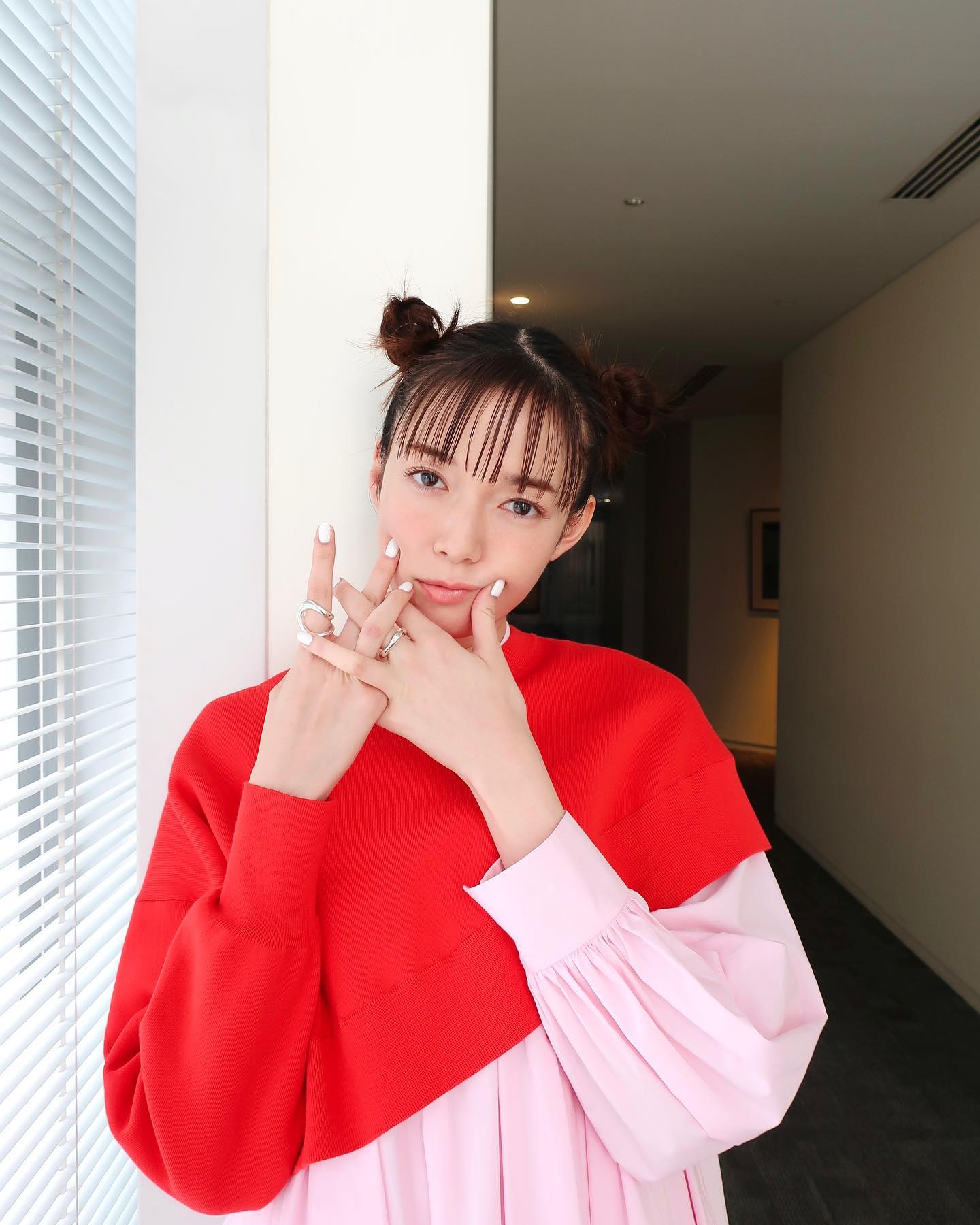 佐藤栞里が可愛すぎるツインテ姿披露✨「お団子可愛いです💓」