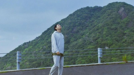 井浦新「全てが深く濃く清らかで」屋久島でのオフショットに反響続々