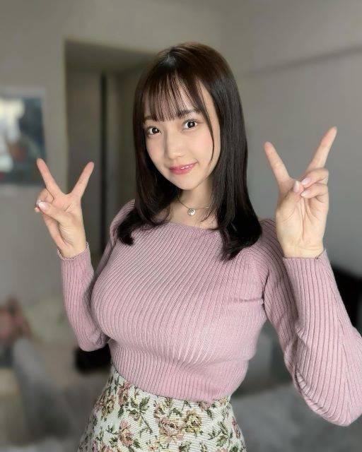 「何がとは言いませんが…」B100グラドル・世良ののか、ニット胸の破壊力は中学生から!?