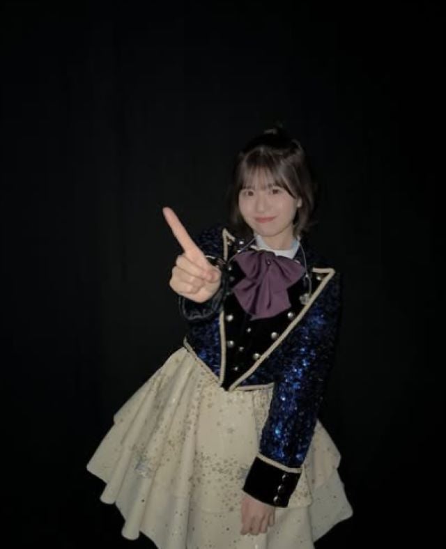 キラキラ衣装が可愛すぎる！日向坂46松田好花が最新ショットを公開