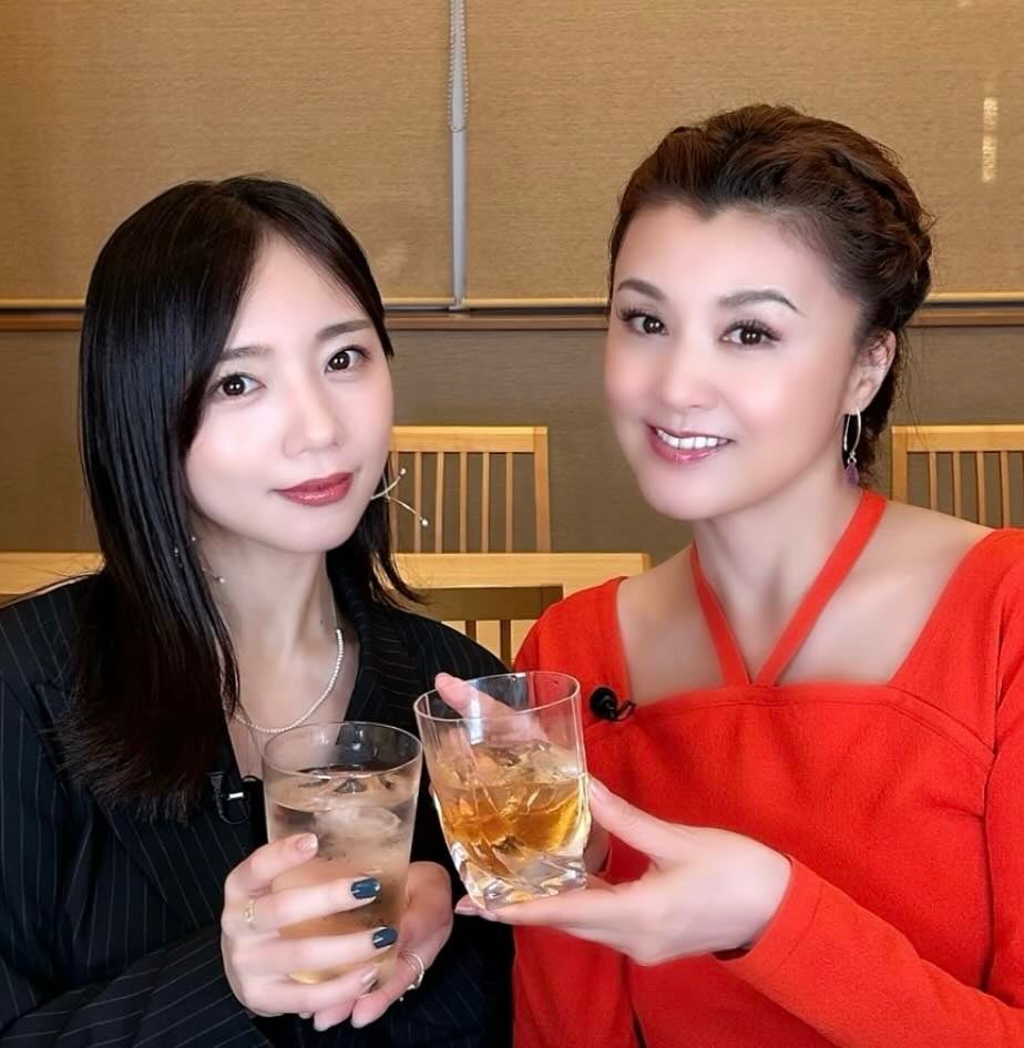 美女×美女！？ 元日向坂46と大女優が豪華2Sを公開！