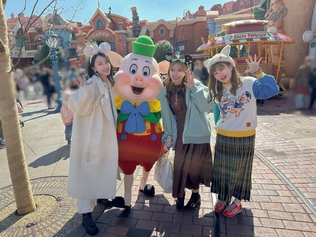 松井玲奈、ディズニーで満喫！キュートな仲間と夢の国ショット