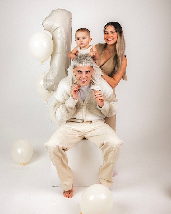 マンUのイケメンFWが”愛おしすぎる”自身の子供の誕生日を祝福 ！　ファンからは「早くサッカーを習わせて」の声