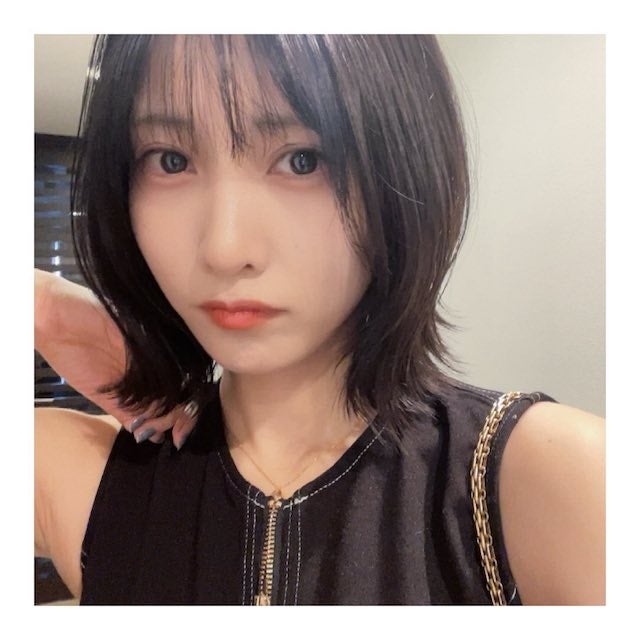 佐野ひなこが大胆イメチェン👀黒髪ボブ姿に「美人度が増してる」