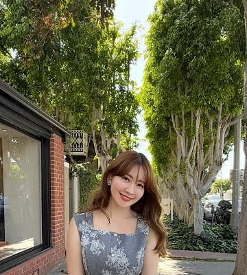 「美しくてとても素敵」小嶋陽菜がLAから投稿した姿に絶賛の声