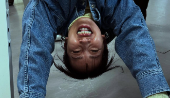 「人喰った顔してる」有吉弘行が“ガンニバル”ショットを公開！謎多き一枚にファン騒然