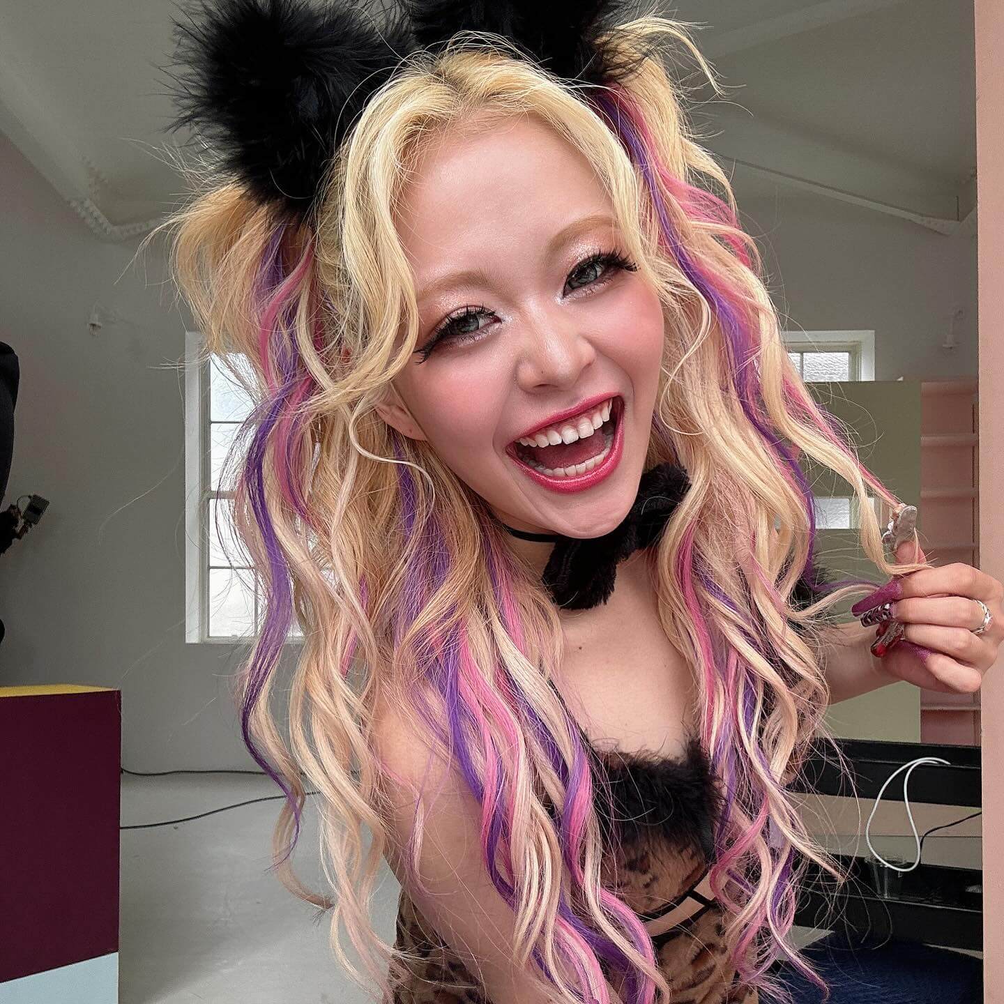 エルフ荒川が可愛すぎるハロウィンコスプレ披露！