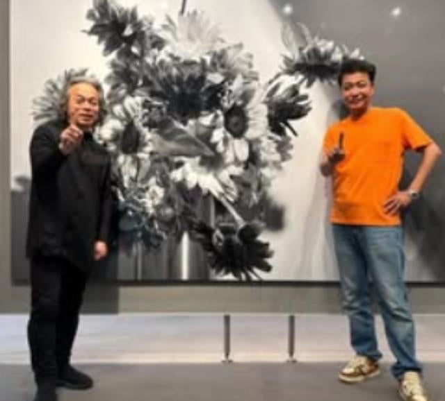 中山秀征、世界の花人・赤井勝の写真展を訪問「さすが世界の赤井！」