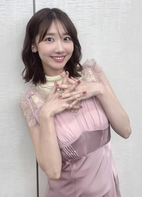 「ナイススタイル」「たまらないよ」柏木由紀の巻き髪にファン興味津々！