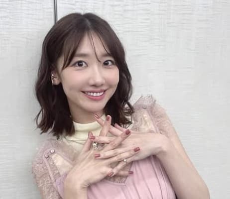 「ナイススタイル」「たまらないよ」柏木由紀の巻き髪にファン興味津々！