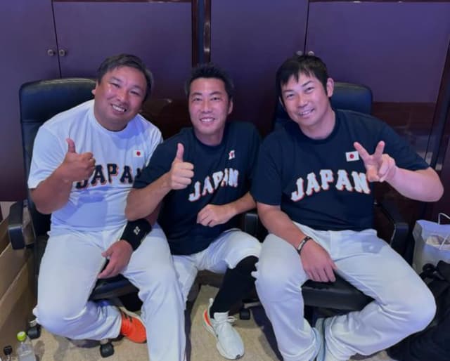 元プロ野球選手 上原浩治 3ショットを公開！「里崎と岩田です‼️ ロッテと阪神と巨人」