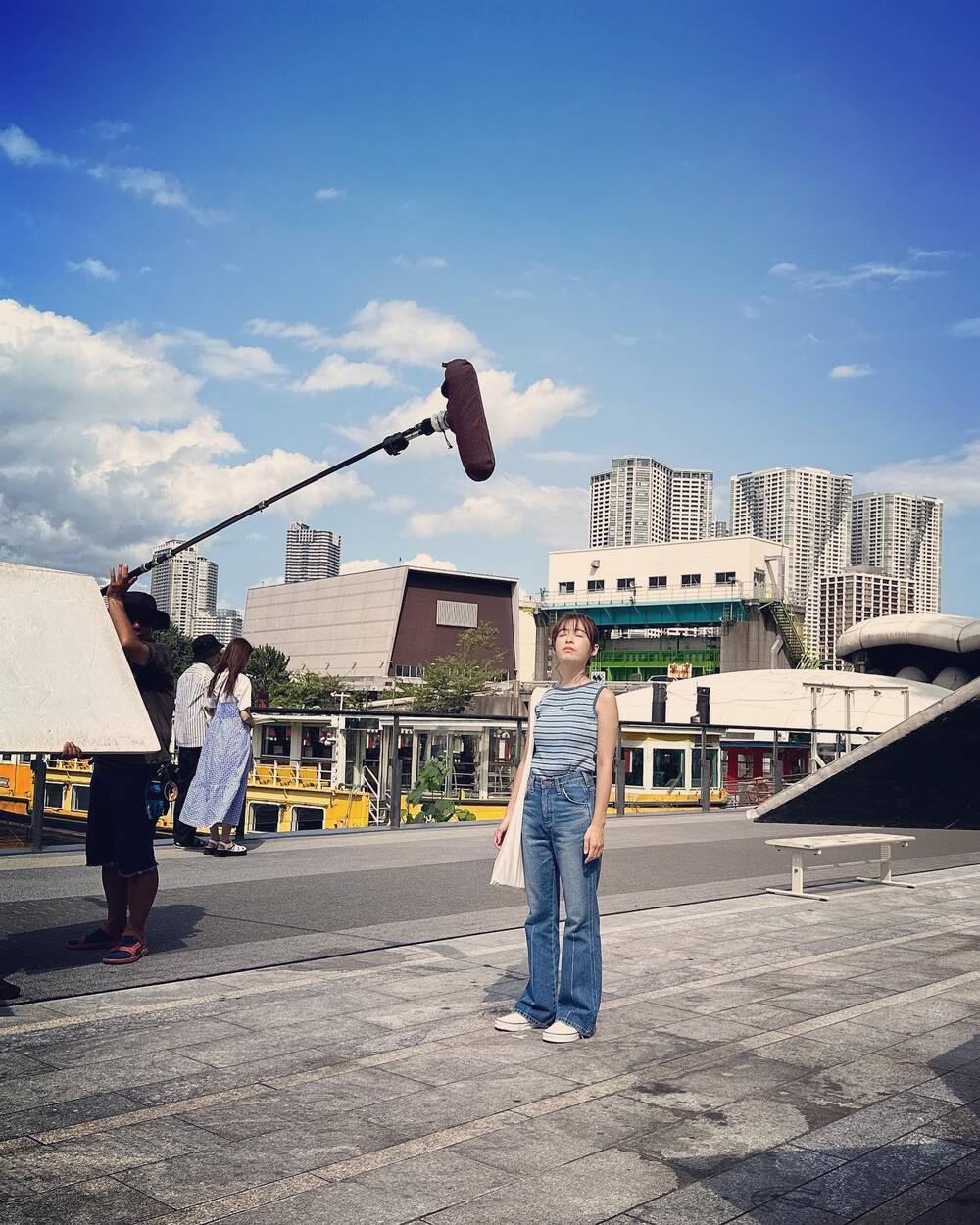 森七菜　逆光で眩しくて目が開けられない写真が愛らしい💓ファンからは「七菜ちゃんの方が眩しく輝いてる〜！！」