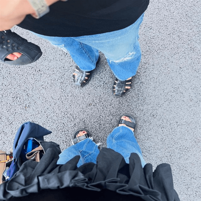 安田美沙子が夫婦の半身ショットをUP！色味が被ってしまう