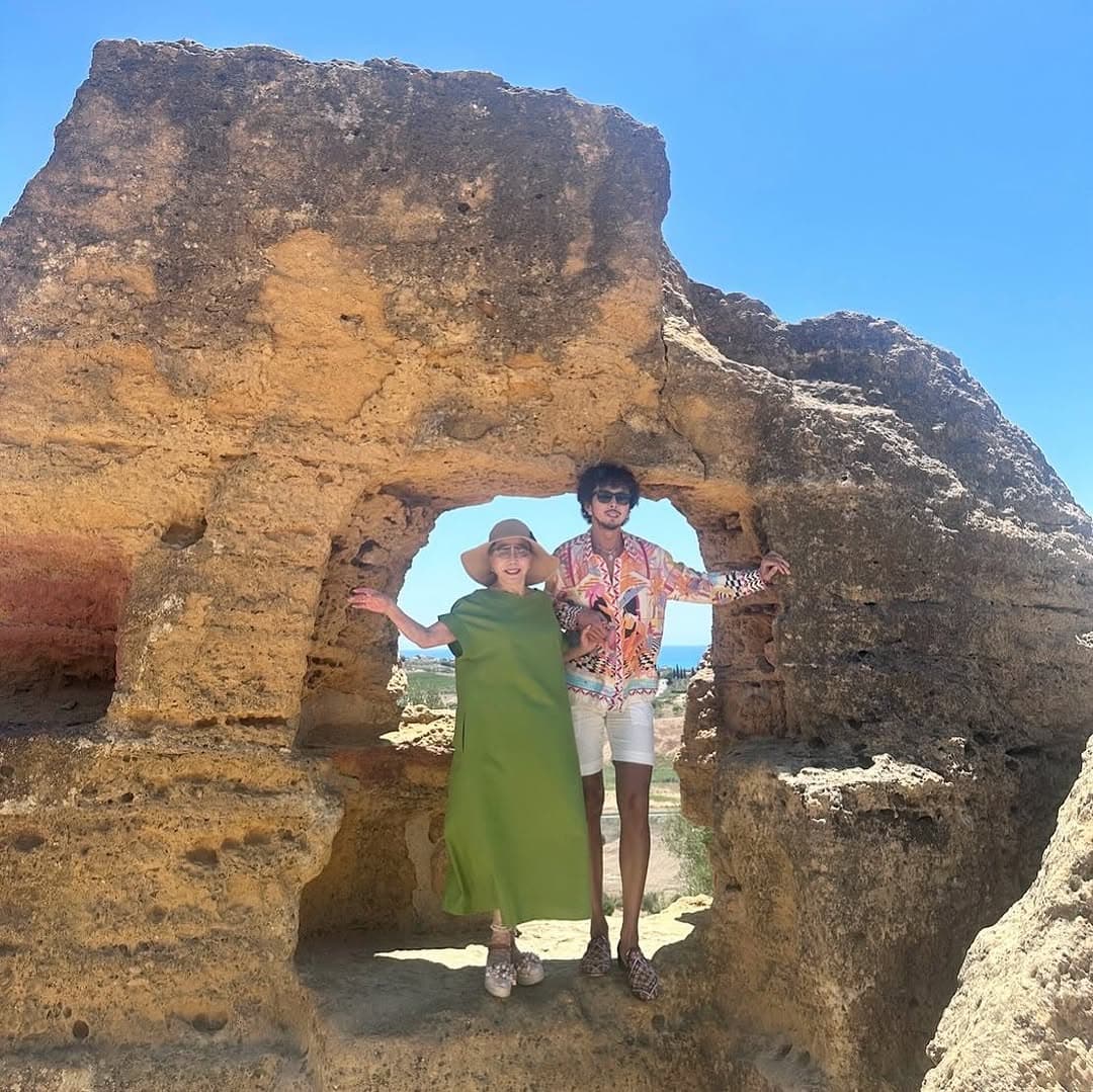 「85歳でシチリアに⁉」富豪〇〇の心を震わせた豪華旅が話題に‼