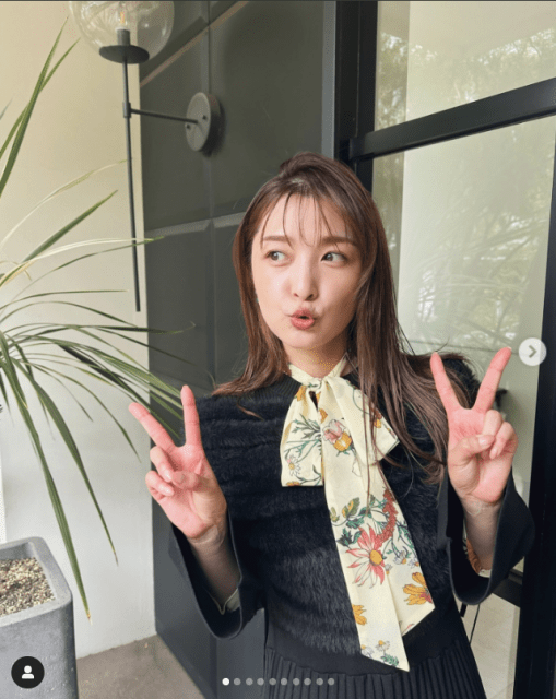 ダブルピースでパシャリの石川梨華に「全部可愛い」