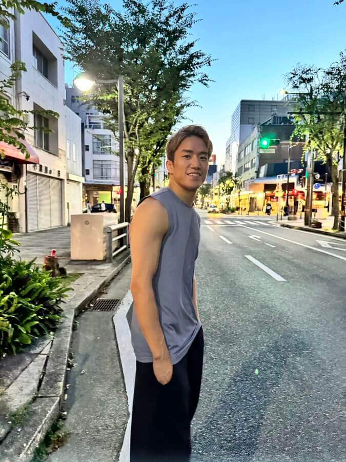 人気格闘家の朝倉海、UFC参戦前に地元でリフレッシュ！