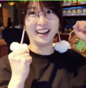 志田未来、ディズニーで“ボール転がし”挑戦！大成功にファンも歓喜！！