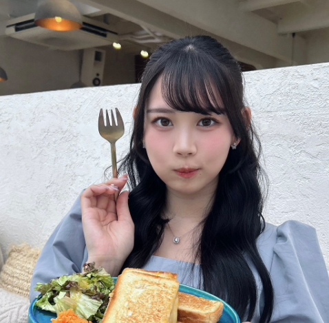 「天使すぎるランチ姿」篠見星奈が表参道で魅せた夏のワンピコーデが話題！