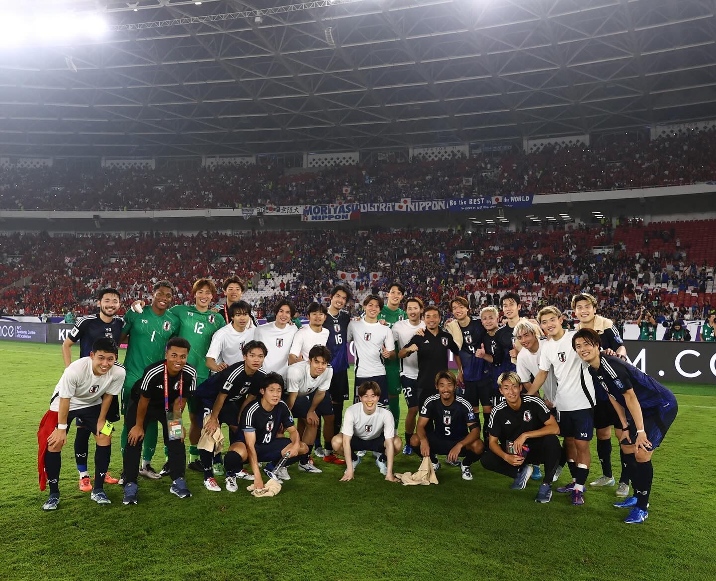 日本代表DF・菅原由勢が勝利を報告、怪我で離脱した戦友もコメント