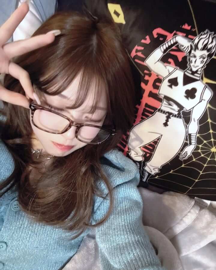 人気インフルエンサーのあの人が可愛すぎるめがねショット披露！